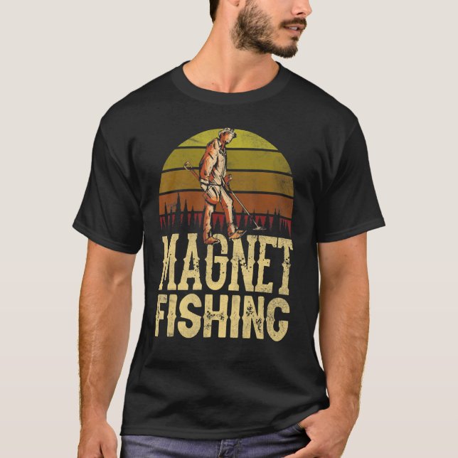 Magnet Fishing Retro Metall Treasure Hunting Fishe T Shirt (Framsida)