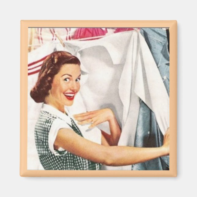 Magnet - LYCKLIG HOUSEWIFE TVÄTTAR DAG (Framsidan)