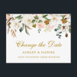 Magnolia-Blommigten för vattenfärg ändrar datum Gu Vykort<br><div class="desc">Den moderna Eleganten VattenfärgsMagnolia-Blommigten Ändra postkortets datum för Bröllop har vita magnolier,  rosa ros,  eukalyptus löv,  bomull och grönt</div>