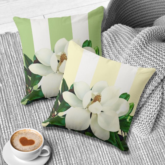 Magnolia Bloom | Randig 20-tums x20-tums reversibe Kudde (Skapare uppladdad)