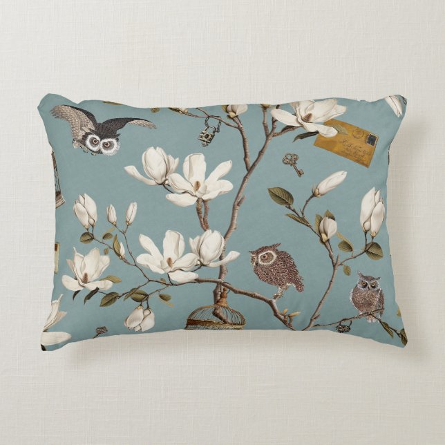 Magnolia Grove with Owls in Duck egg blue Prydnadskudde (Framsidan)