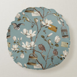 Magnolia Grove with Owls in Duck egg blue Rund Kudde