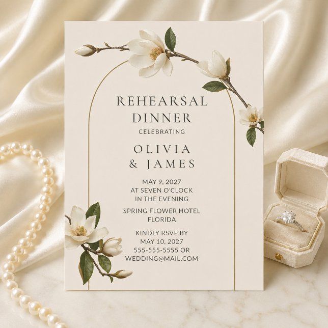 Magnolia Guld Båge Repetitionsmiddagsinbjudan Inbjudningar (Magnolia Gold Arch Rehearsal Dinner Invitation)