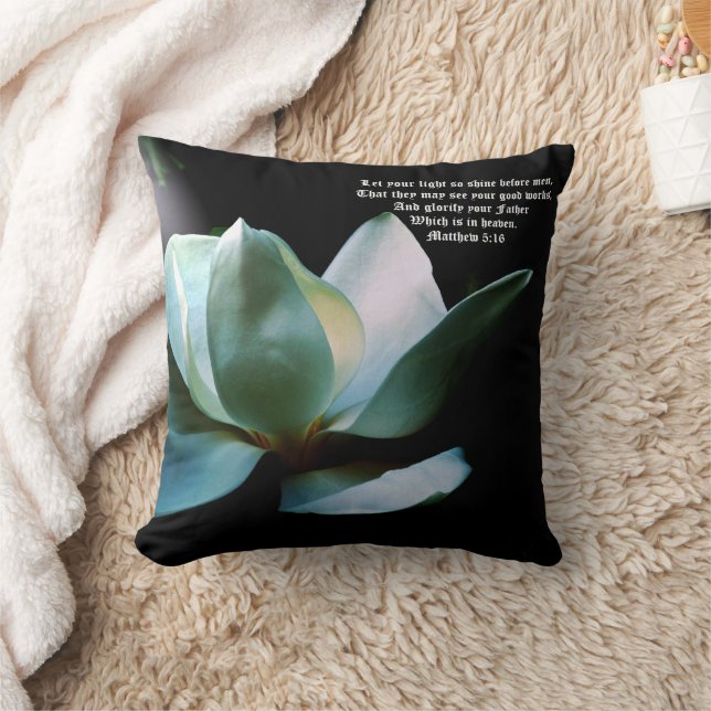 Magnolia Spotlight Matthew 5:16 Kudde (Filt)