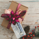 Magpie av Claude Monet-jul Presentetikett<br><div class="desc">Magpie (Fransk: La Paj) är vinterlandskapets målning av Fransk Impressionist Claude Monet, som skapades under vintern 1868-1869 nära kommunen Étretat i Normandie. Målningen är ett av Monets mästerverk i tidigt och har en mycket begränsad räckvidd för färg, ett flygperspektiv och ett brutet penselarbete. Med en virtuosos färg-prestanda är målningen en...</div>