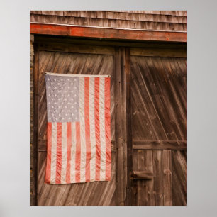 Maine, bleknad amerikansk flagga på dörr till gamm poster