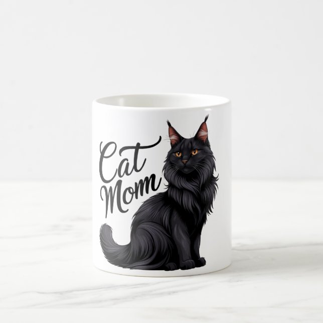 Maine Coon Empire Kattmamma Mugg II (Center)