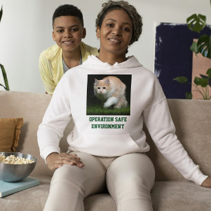 Maine Coon Katt På Ask Anpassad Grön Text Husdjur T Shirt