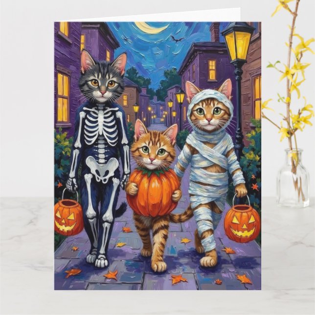 Maine Coon-katter som går runt och bugar på Hallow Kort (Gul blomma)