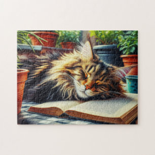 Maine Coon Tabby katt Spipande i en Garden Pussel