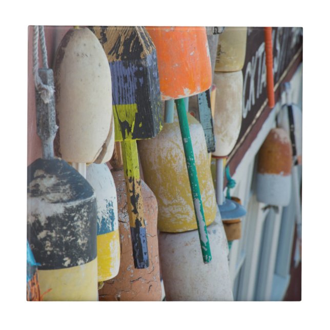 Maine, Pub Harbour. Fälliga bojar av hummer Kakelplatta (Framsidan)