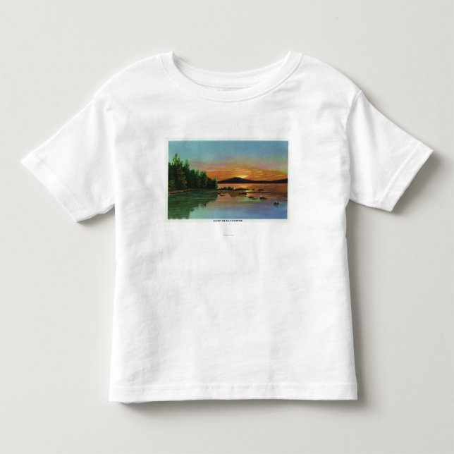 MaineSunset beskådar på det skalliga berg T-shirt (Framsida)