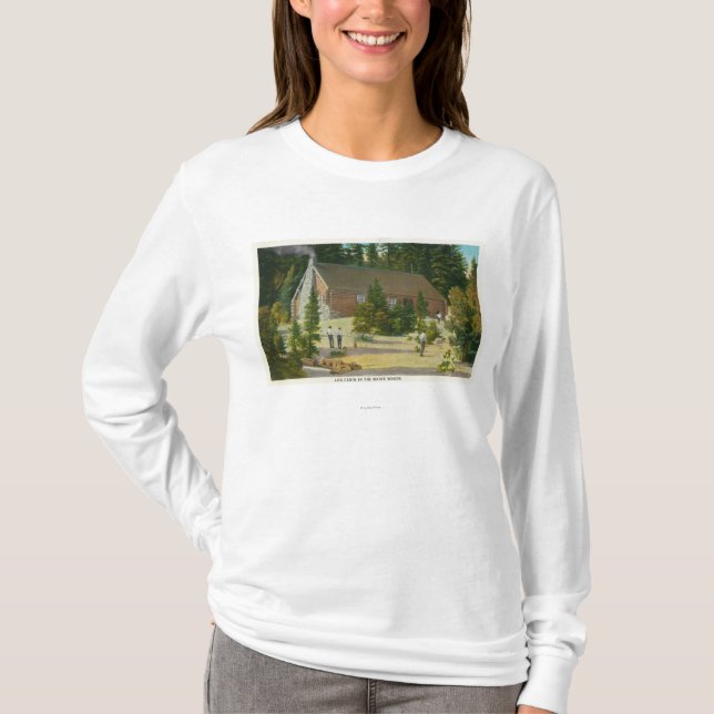 MaineView av en loggakabin i den Maine skogen Tee Shirt (Framsida)