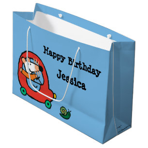 Maisy kör en gullig röd bil