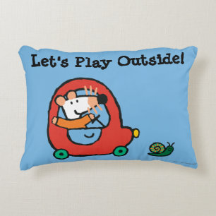 Maisy kör en gullig röd bil prydnadskudde