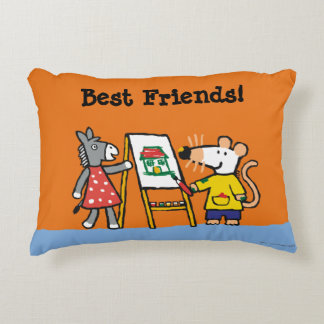 Maisy och Dotty målar på förskole- Prydnadskudde