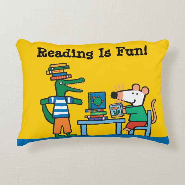 Maisy och vänner tycker om bibliotek prydnadskudde (Framsidan)