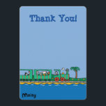 Maisy och vännernas födelsedag inbjudningar<br><div class="desc">Alla ombord! Maisy och hennes många djurvänner åker med ett grönt och rött tåg i denna bild av Lucy Cousins från Maisytiteln "Maisy Goes on Vacation", utgiven av Candlewick Press. Den bedårande kattkonduktören bär en blå och gul konduktörsuniform. Maisy och Cyril delar en tågvagn med några av sina vänner, och...</div>