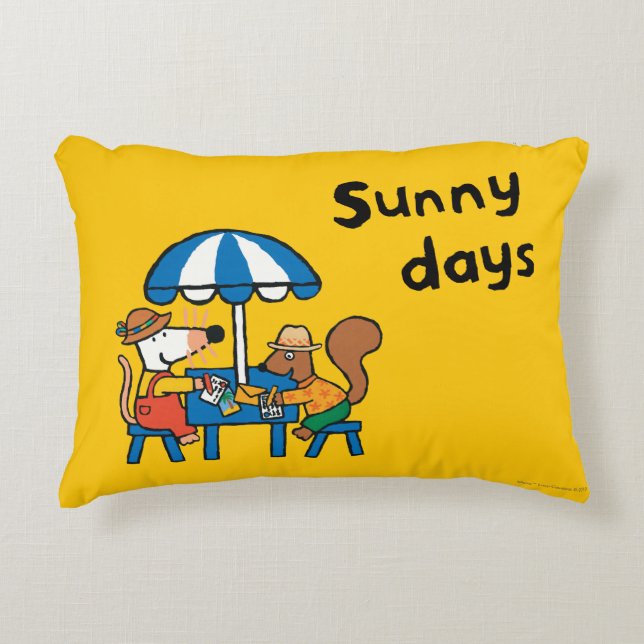 Maisy skriver vykort under blåttparaplyet prydnadskudde (Framsidan)