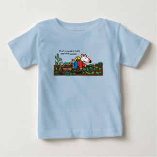 Maisy utforskar sig utomhus med insekter t shirt