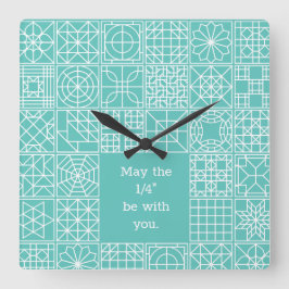 Maj "fjärde" är med dig fyrkantig klocka