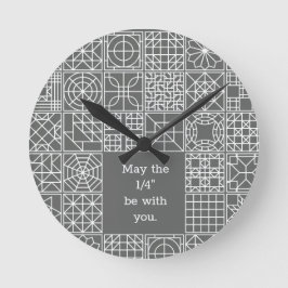 Maj "fjärde" är med dig rund klocka