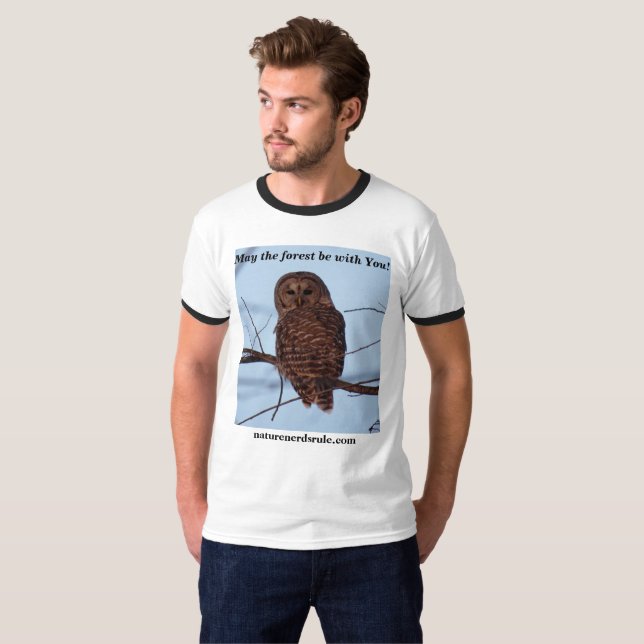 Maj skogen är med dig!  gallerförsedd ugglaversion tee (Hel framsida)