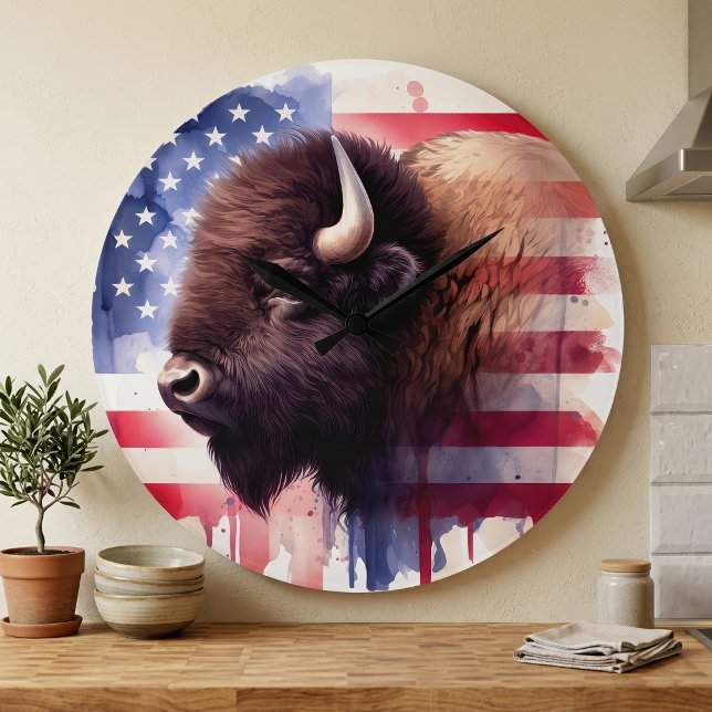 Majestätisk Amerikansk Bison & Patriotisk Flagg Ko Stor Klocka (Majestic American Bison & Patriotic Flag Artwork. Large Clock)