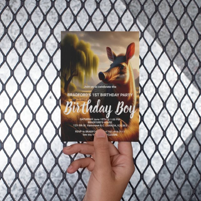 Majestätisk jordsvin i lugn fält vykort (Skapare uppladdad)