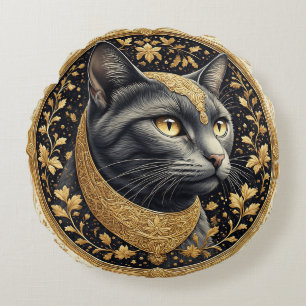 Majestätisk katt med utsmyckade blomsterdetaljer i rund kudde