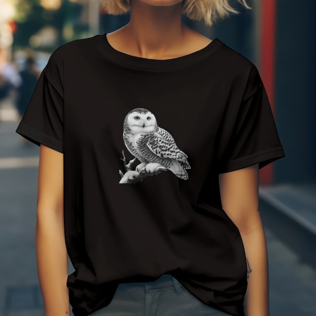 Majestätisk snöuggla sittande t shirt (Skapare uppladdad)