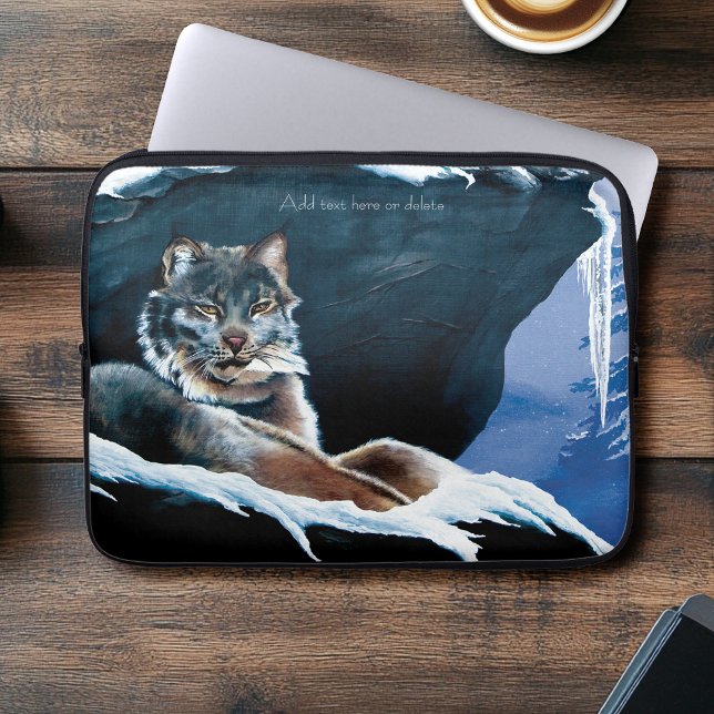 Majestätisk Vinter Lodjur Vilande Snöig Berg Laptop Fodral (Skapare uppladdad)