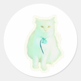 Majestätisk vit kattdekal, elegant fluffig kattung runt klistermärke