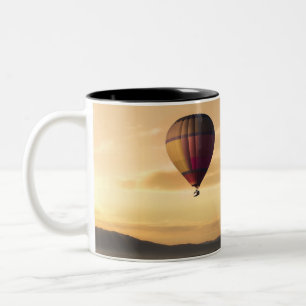 Majestätiska luftballonger Två-Tonad mugg