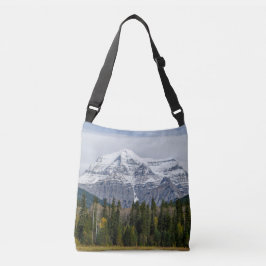 Majestätiska Mount Robson ovanför skog och äng Axelväska