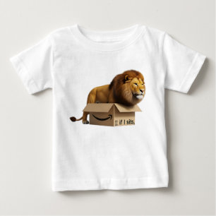 Majestätiskt lejon i liten kartong Roligt meme Co T Shirt