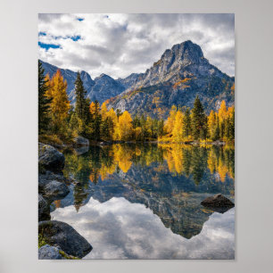 Majestätiskt vildmarkslandskap för berg poster