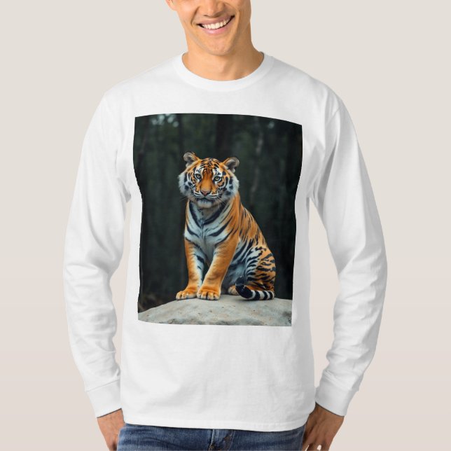 "Majestic Bengal Tiger Sweatshirt: Forest Elegance T Shirt (Framsida)