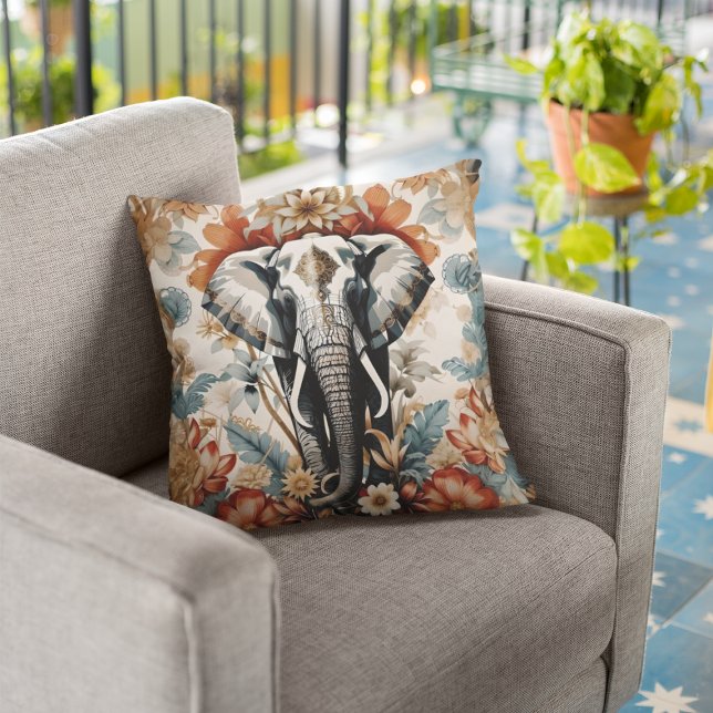 Majestic Decorated Elephant Wildlife Kudde (Skapare uppladdad)