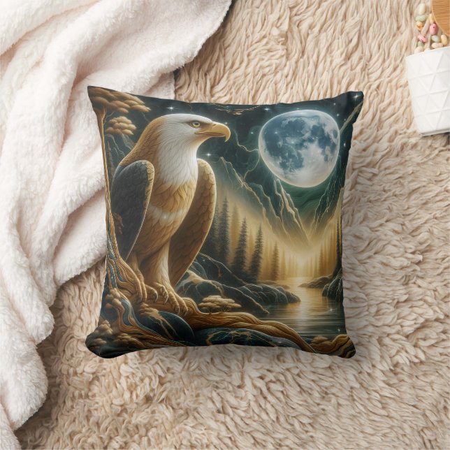 Majestic Eagle Perched by Moonlit River Kudde (Filt)