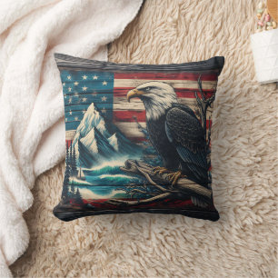 Majestic Eagle Perched by Mountain Sjö at Dusk Kudde