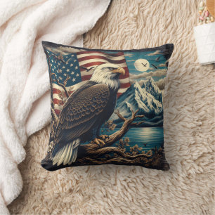 Majestic Eagle Perched Near Mountains och Flagga Kudde