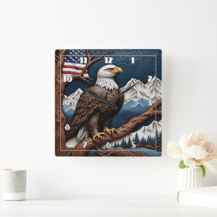 Majestic Eagle Perched on a Gren i Mountain Fyrkantig Klocka