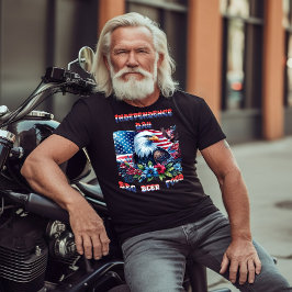 Majestic Eagle som flyger Independence day T Shirt