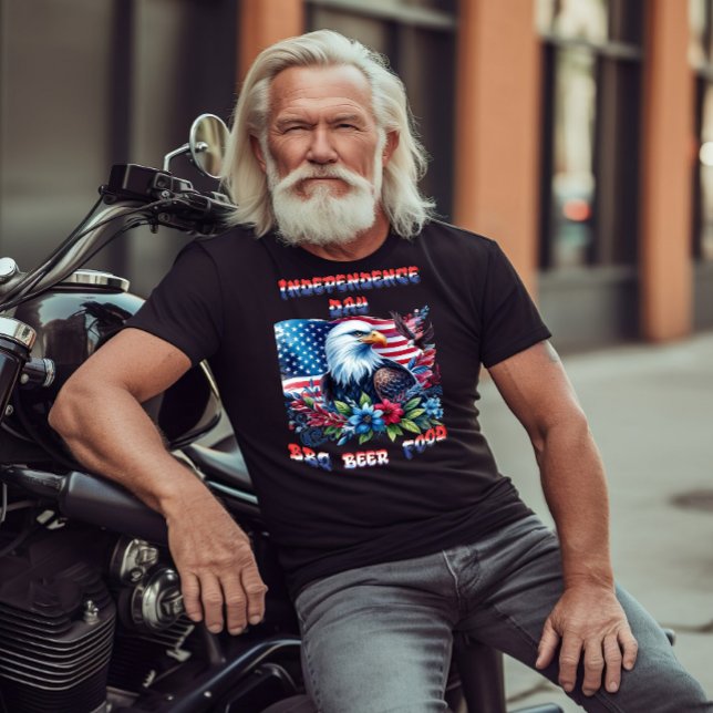 Majestic Eagle som flyger Independence day T Shirt (Skapare uppladdad)