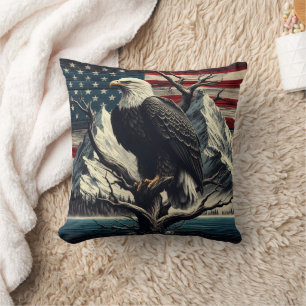 Majestic Eagle visar styrka nära bergen Kudde