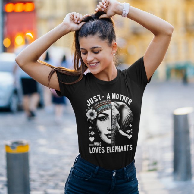 Majestic Elephant-Human Harmony Porträtt T Shirt (Skapare uppladdad)