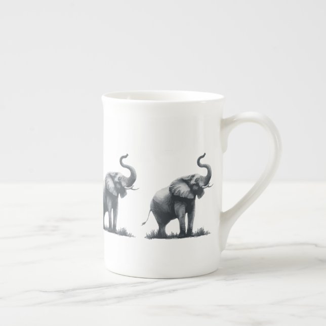 Majestic Elephant med upphöjd trunk Benporslin Mugg (Höger)