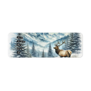 Majestic Elk Stands Amidst Snö-täckta berg Returadress Etikett
