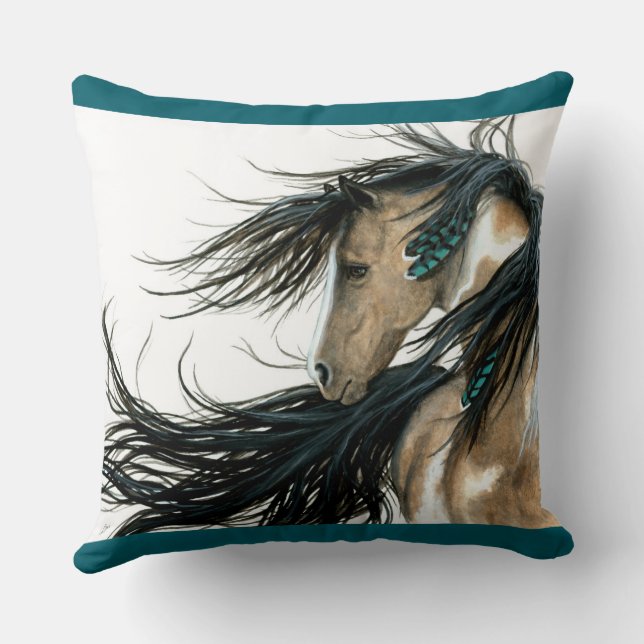 Majestic Horse Serenity av AmyLyn Bihrle Kudde (Baksida)